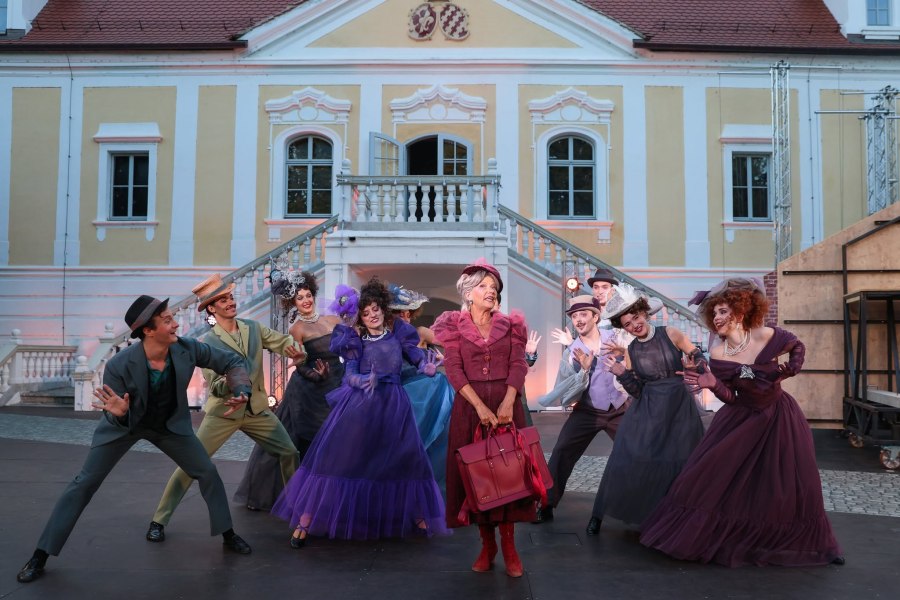 Hello, Dolly! Hello, Dolly!