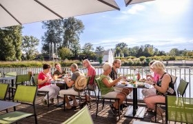 Die Garten Tulln, © Friedl und Schmatz Gruppe sitzt im Restaurant der GARTEN TULLN