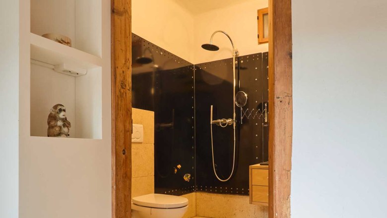 WC und begehbare Dusche, © Rupert Pessl WC und begehbare Dusche, © Rupert Pessl