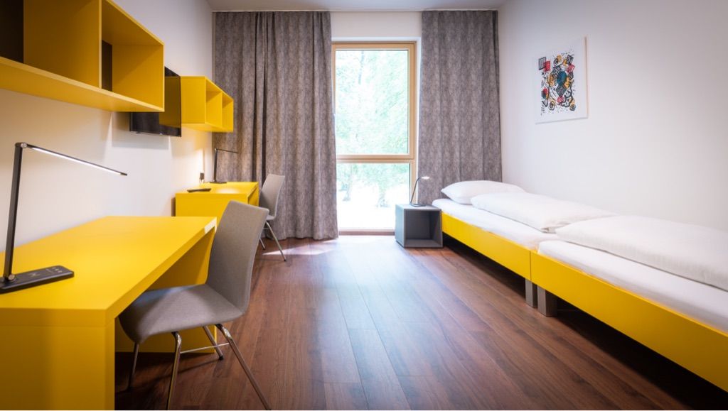 Moderne Zweibettzimmer Zubau Schloss Haindorf