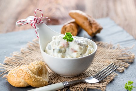 Klassischer Heringssalat, &copy; AdobeStock