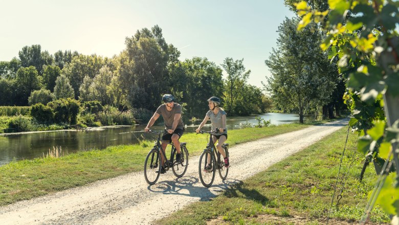 Radfahren entlang des Kamp, © Waldviertel Tourismus, Studio Kerschbaum