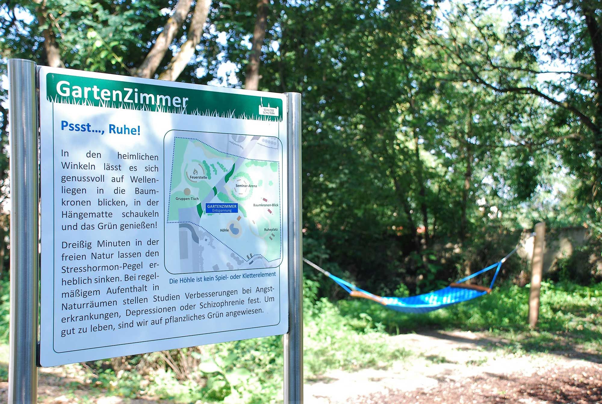 Ruhebereiche im Therapiegarten Schloss Schiltern