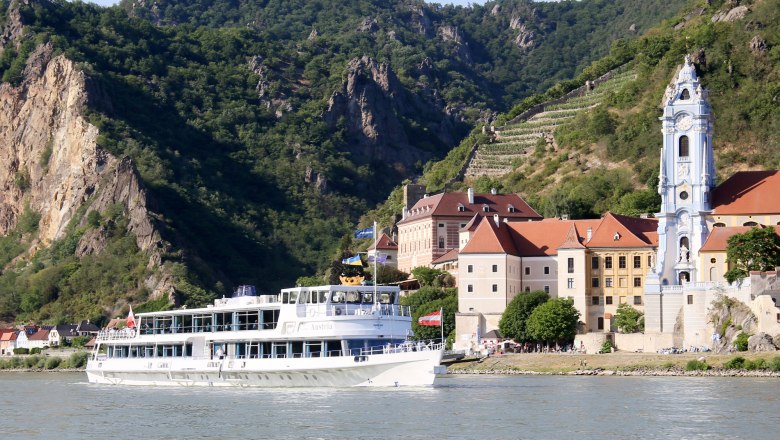 Mit dem Schiff nach Dürnstein in der Wachau, © BRANDNER Schiffahrt