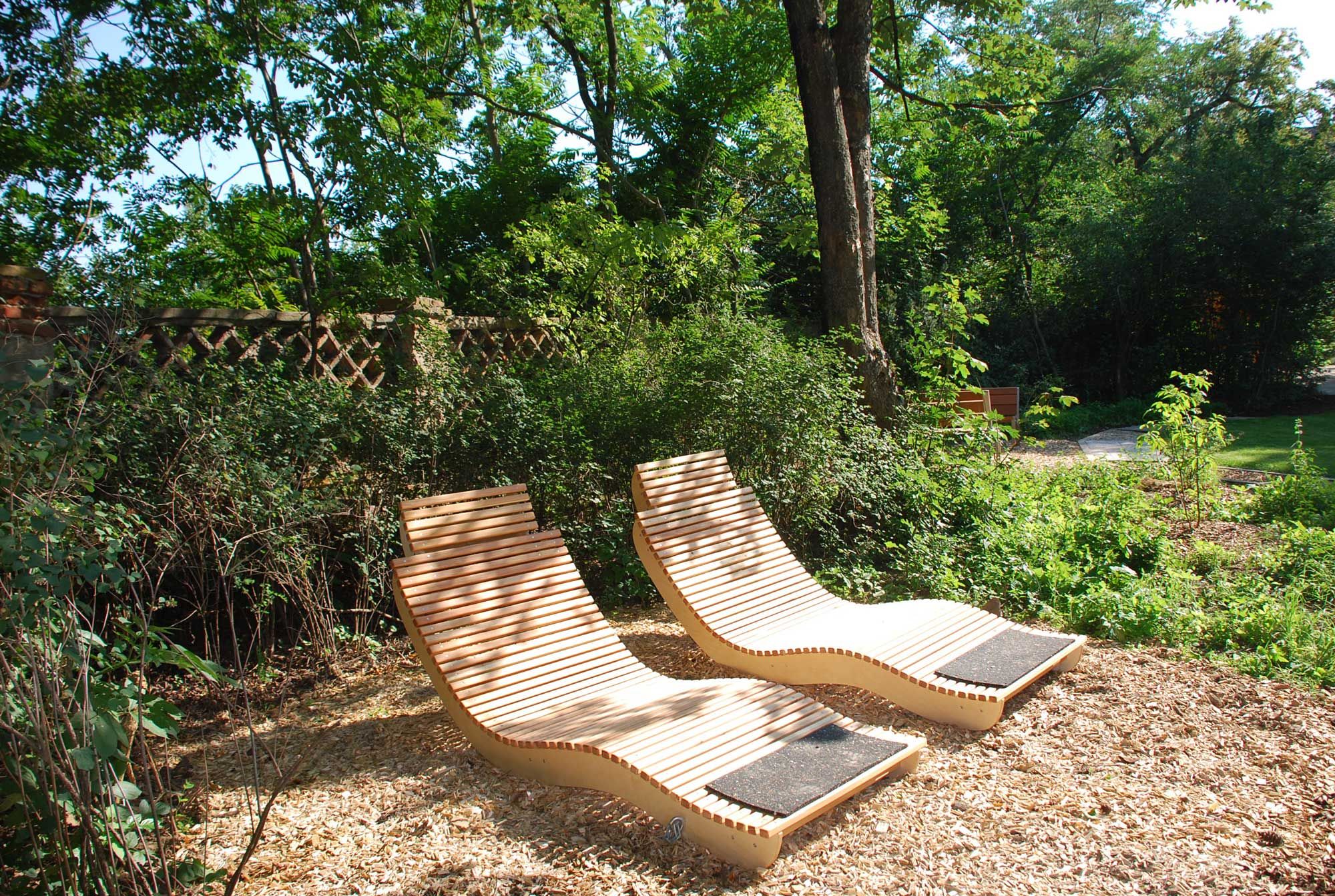 Ruhebereiche im Therapiegarten Schloss Schiltern
